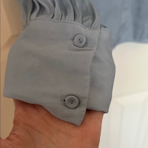 Maison d’Amelie Light Blue Pleated V-Neck Flowy Long Sleeve Blouse - xl - Picture 8 of 8